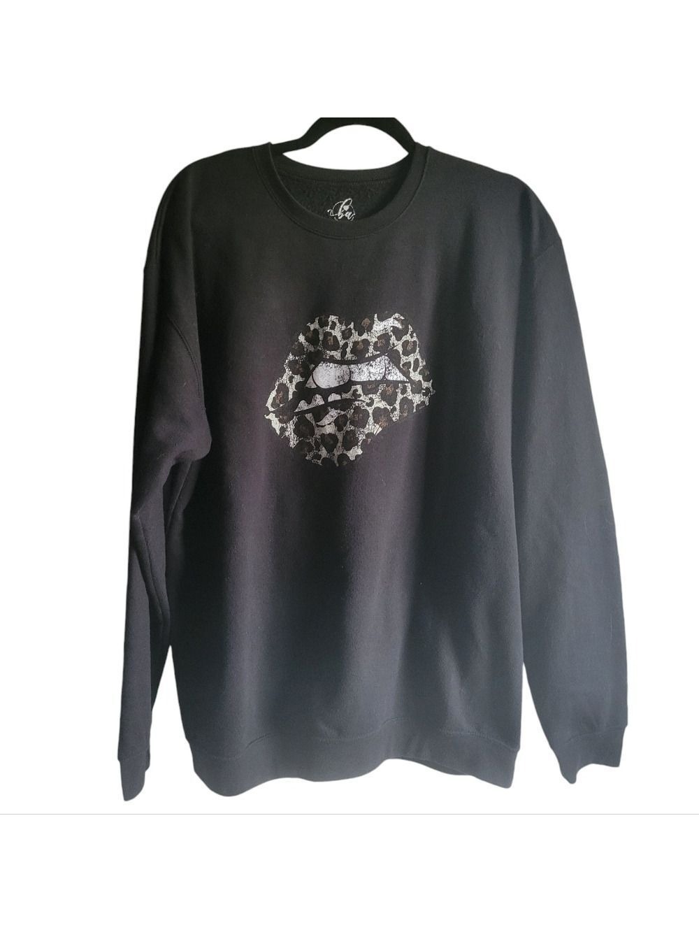 Blonde Ambition Black Sweatshirt Lepard Lips Womens size Large Animal Print